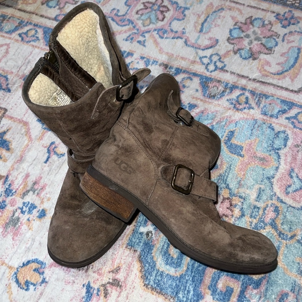 Ugg Chaney boot in chocolate brown